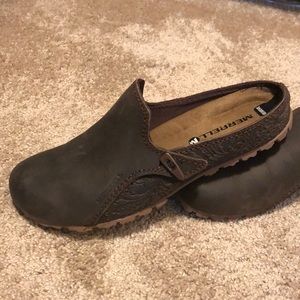 Merrell Chocolate brown slide ons NWOT